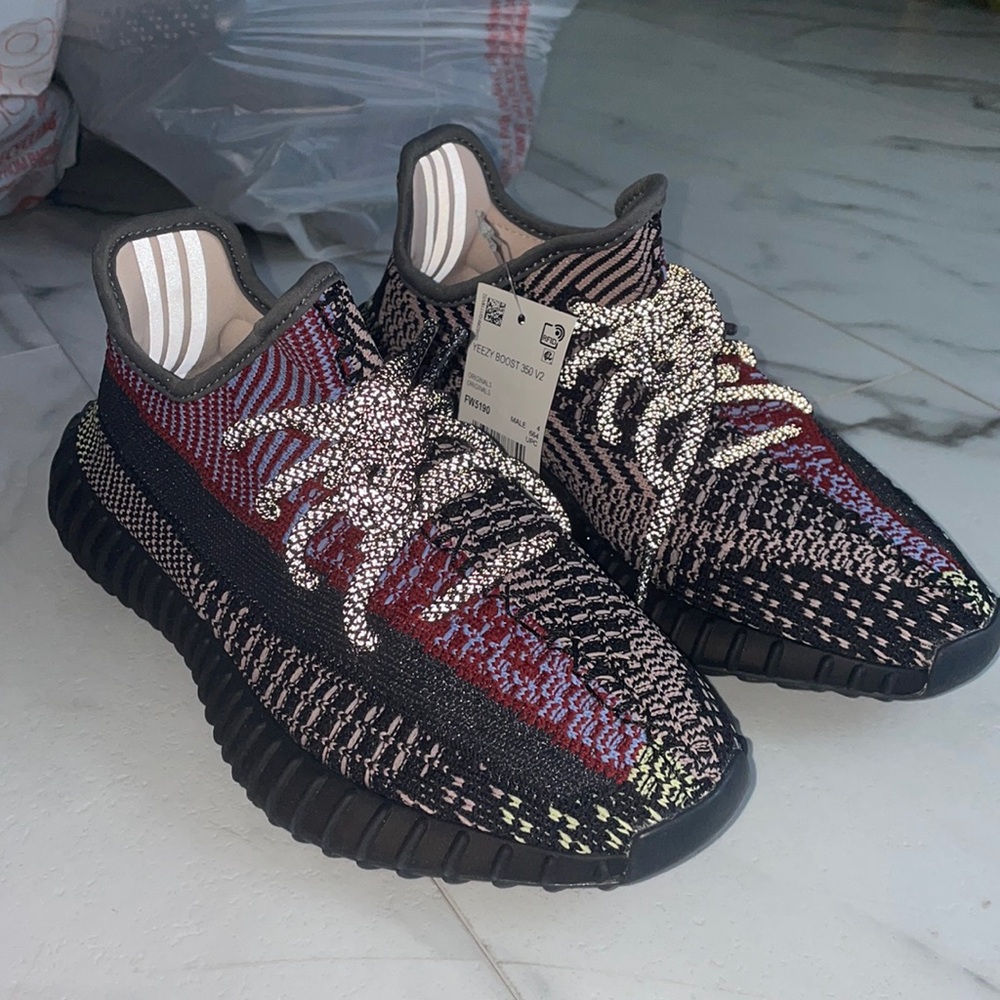 Brand new Yeezy boost 350 V2 Yecheil (Reflective)